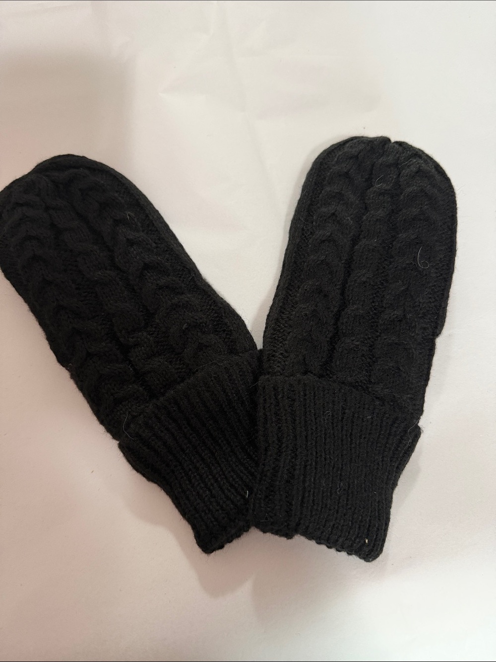 Women's Black Cable-Knit Mittens - Cozy Winter Gloves